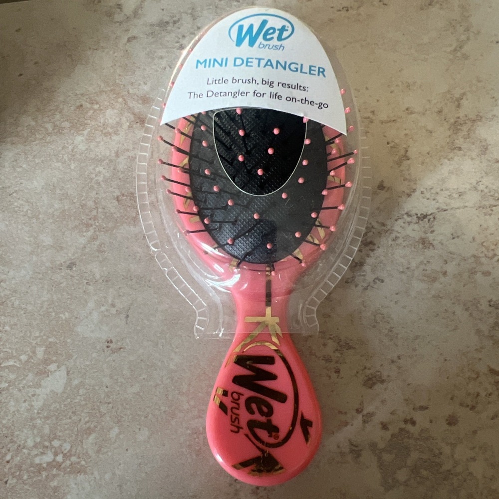 Wet Brush Mini Detangler Little Brush Big Results 5.5" Hair Brush 1pc BWR832TRIA